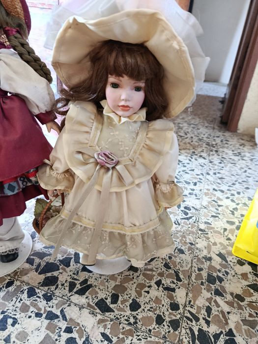 Bonecas de porcelana