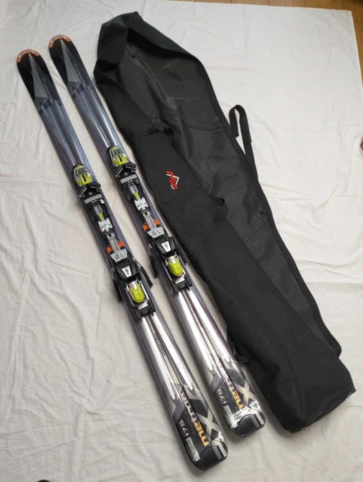Narty zjazdowe Atomic 175 cm z wiązaniami i pokrowcem