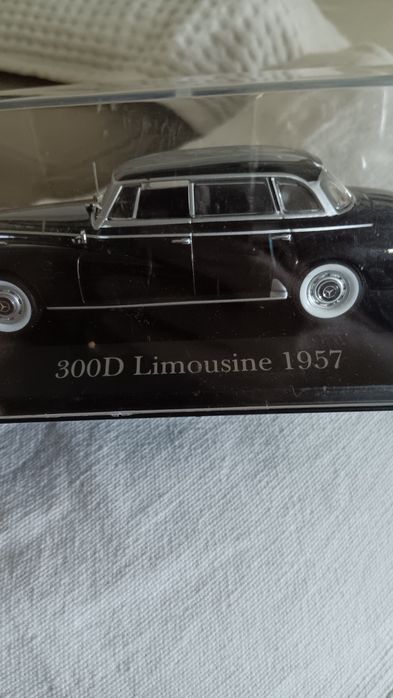 Mercedes 300D Limousine 1957. Com caixa acrílico de protecção!