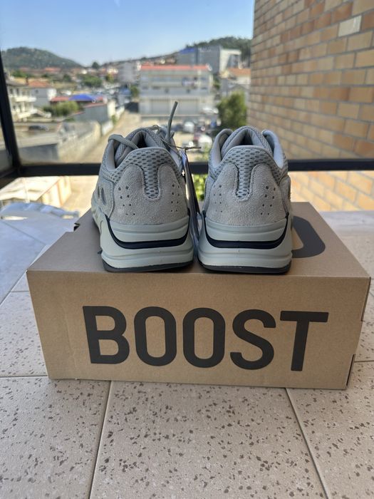 Sapatilhas Adidas Yeezy Boost 700 Salt