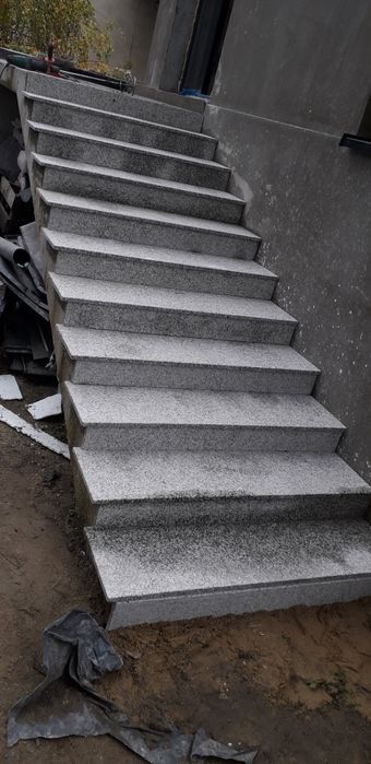 Parapety,schody,tarasy,blaty łazienkowe