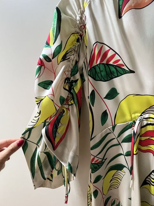 Vestido acetinado da marca Purificacion Garcia, novo