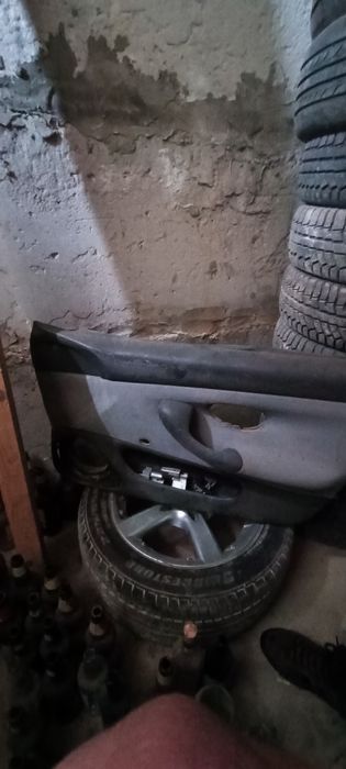 Двері ліві Пежо 406