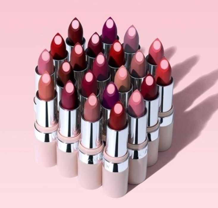 Avon Hydramatic Matte - matowa szminka z kwasem hialuronowym