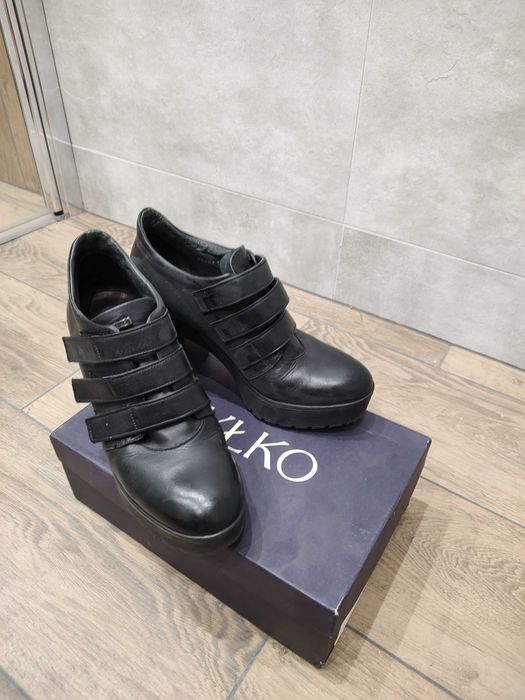 Buty damskie skórzane czarne półbuty 38/39 Ryłko 25,5 stan bdb
