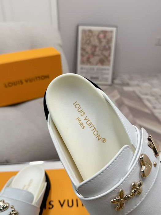 Louis Vuitton Buty, sandaly klapki, skora 060307