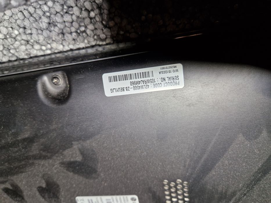Telewizor LG 42LW4500 + uchwyt na ścianę