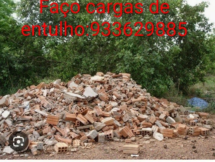 Faço cargas de entulhos e de madeiras