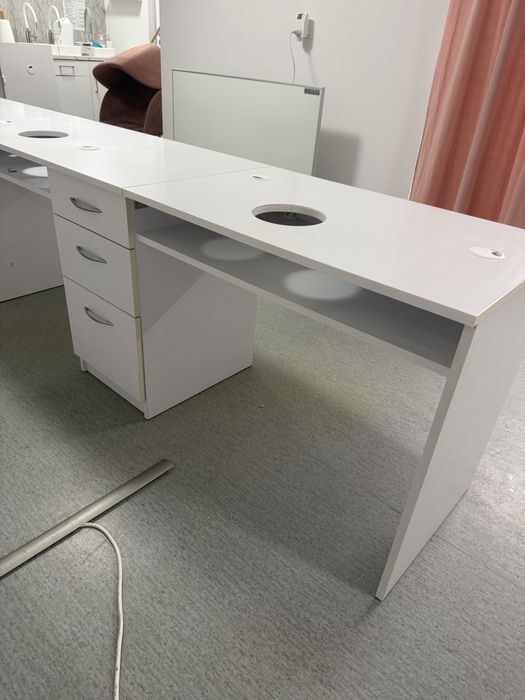 Biurka do manicure /do salonu kosmetycznego