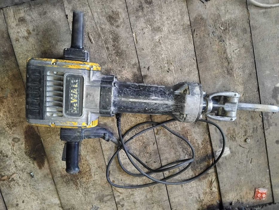 Młot udarowy wyburzeniowy do kucia dewalt duży