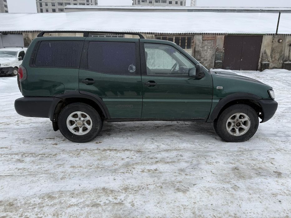 Nissan Terrano 2001рік 2,7дизель повний привід 4х4