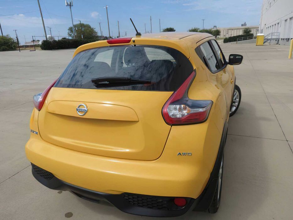 Nissan Juke SV      2016