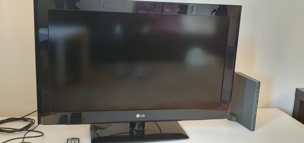 Tv  LG   em bom estado.