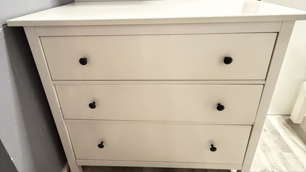 Comoda IKEA usada