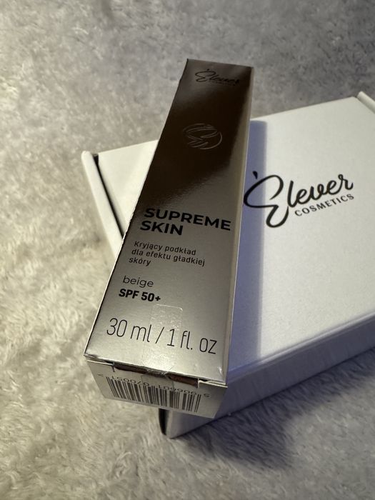 Elever Cosmetics Beige Porcelain podkład spf 50 blur twarzy