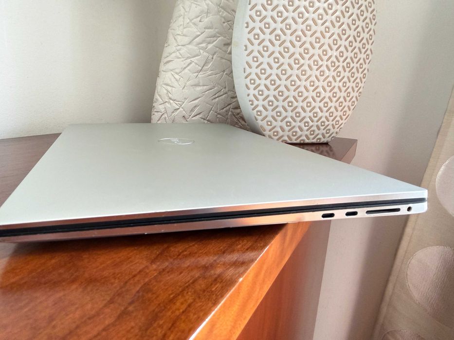 Dell XPS 17 9700|17.3"FullHD+|i7-10750H|32G Ram|Ssd 1Tb|GTX1650 Ti 4Gb