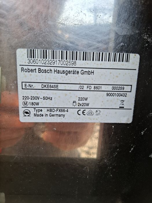 Okap Bosch DKE645E i parapet okienny