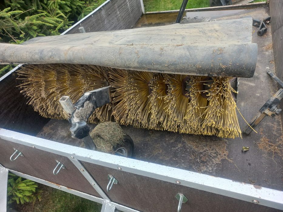 Zamiatarka szczotka odśnieżarka STIGA park