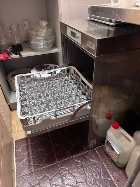 Zmywarko-wyparzarka przemysłowa  CLASSEQ D500