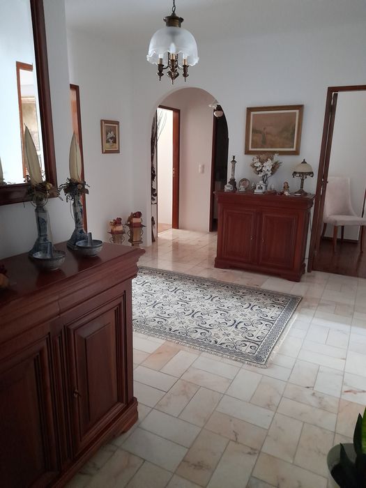 Apartamento t3 em Águas Livres (junto parque Neudel)