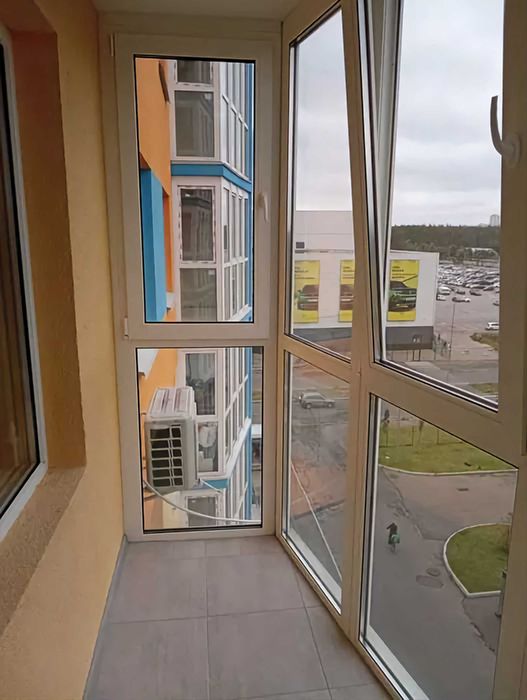 Продам 1к. квартиру з євроремонтом в ЖК "LaLaLand", Берковецька 6б.