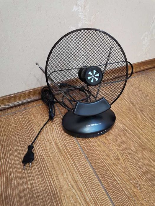 Антенна Т2 с усилителем First FA-3100