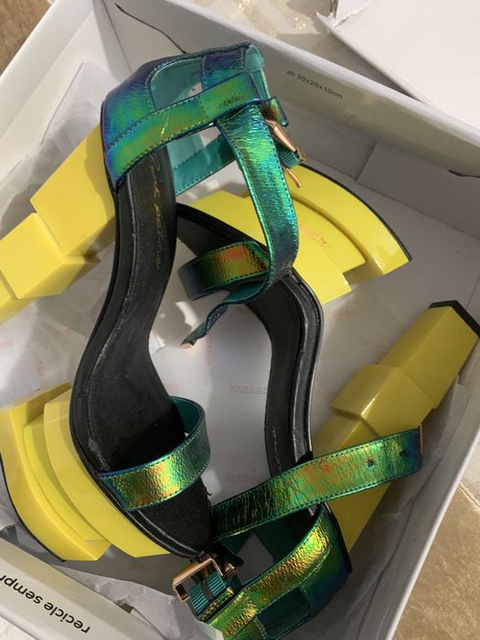 Salto alto verde escuro/Amarelo