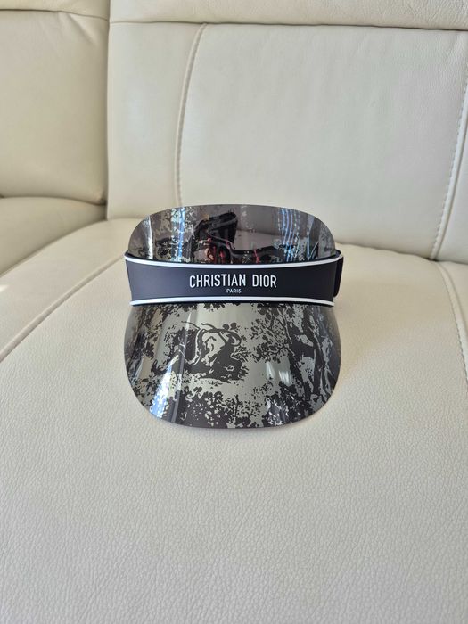 Piękny nowy daszek Dior granatowy