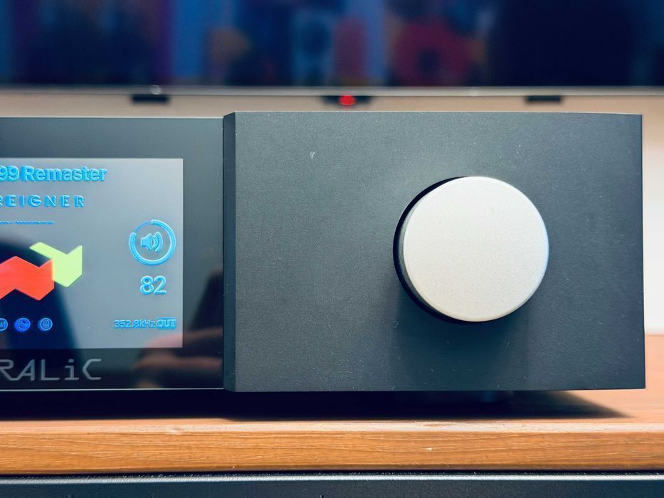 Auralic Altair G1 — стример+ЦАП+преамп с технологиями флагмана G2 ℹ️ чип ESS Sabre, точное тактирование femto clock, DSD512, Roon | 9 из 10, коробка