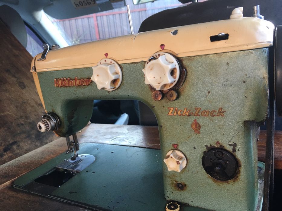 Швейна машина Kohler Zick-Zack з тумбою