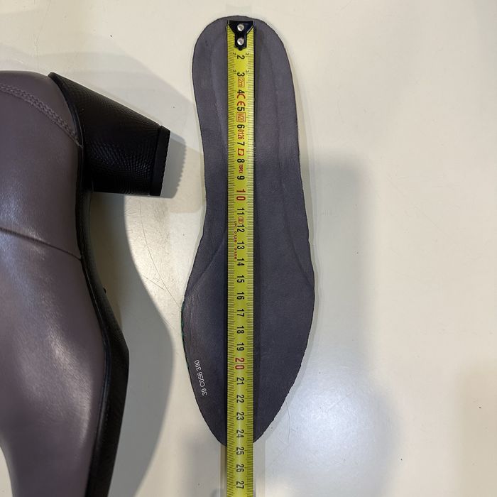 ЕССО.  Жіночі  черевики. Оригінал. Нові.  Розмір 36 ; 39. Шкіра.