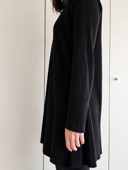 Vestido Preto Plissado - ZARA
