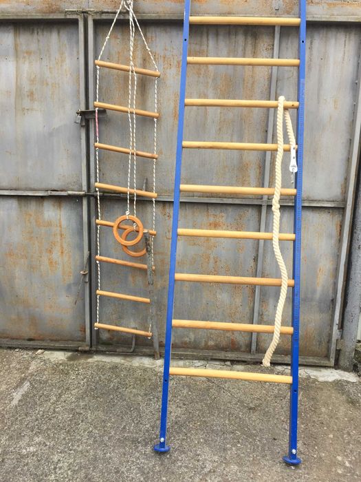 продам детский  ТРЕНАЖЕР  (шведскую стенку  в комплекте)