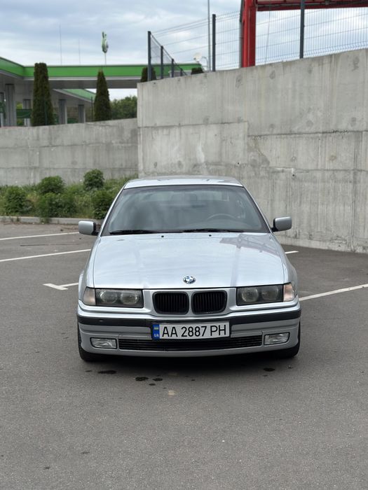 BMW E36 320i,M52B20