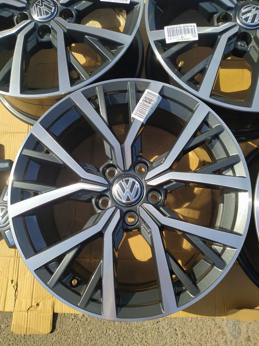 Диски Volkswagen Tiguan T-ROC Taos Passat Golf Jetta Touran t4 Caddy Skoda Octavia SuperB Karoq Kodiaq Seat Leon Ateca Exeo Altea Audi A4 A6 R17(5*112
