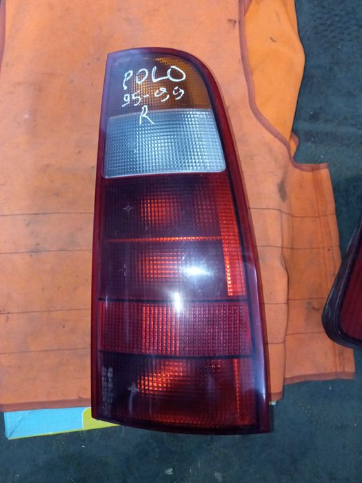 Фара фонарь задній правий Volkswagen Polo Універсал 94-02 6K0945112