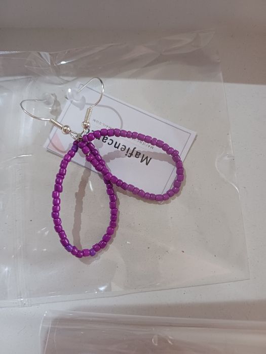 Brincos feitos à mão