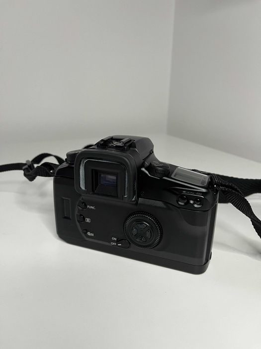 Canon EOS 33 / Elan 7 35mm Film Camera / Made in Japan / Boxed