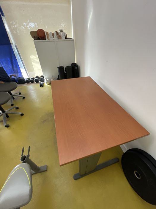 Secretaria de 1,40m por 0,80m