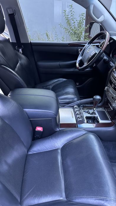 Продам Lexus LX 570 2012  року випуску