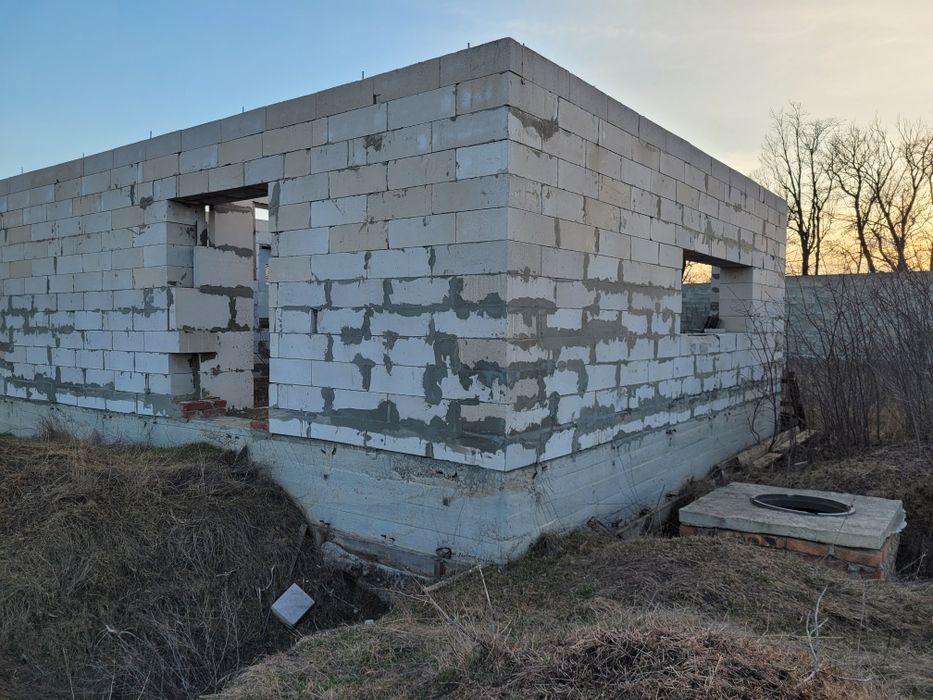 Продам коробку дома на ст. Усатово по хорошей цене!!