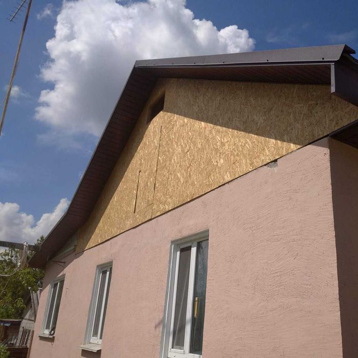 Бригада кровельщиков. Ремонт даху. Водосточка/подшива. Покрівельники