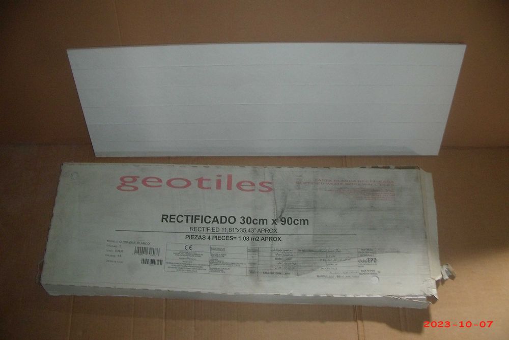 Vendo 4,30 de ladrilho  branco sujo-30x90