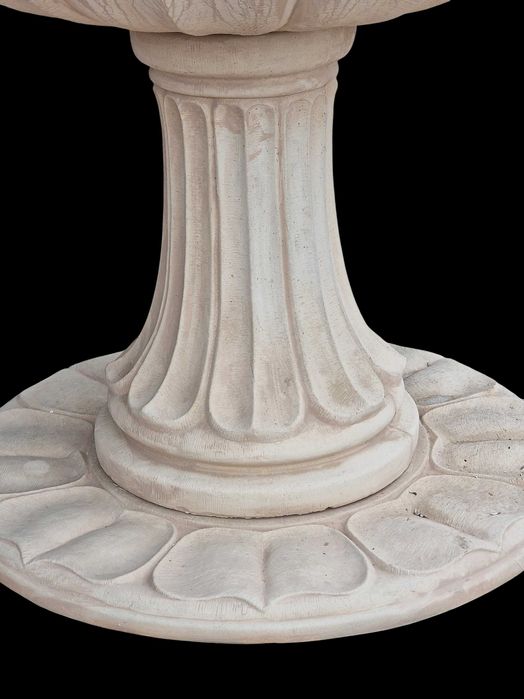 Fontanna ogrodowa Saragossa biały cement Ag-Bet figura ogrodowa