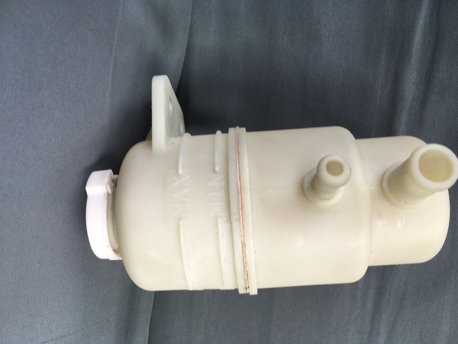 Бачек гидроуселителя Outlender XL