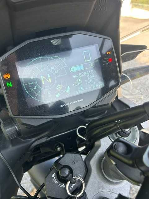 SUZUKI VStrom 1050 DE -trail