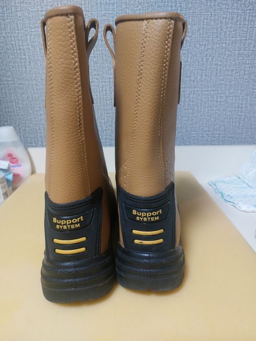Продам рабочую обувь  Dunlop rigger steel toe cap