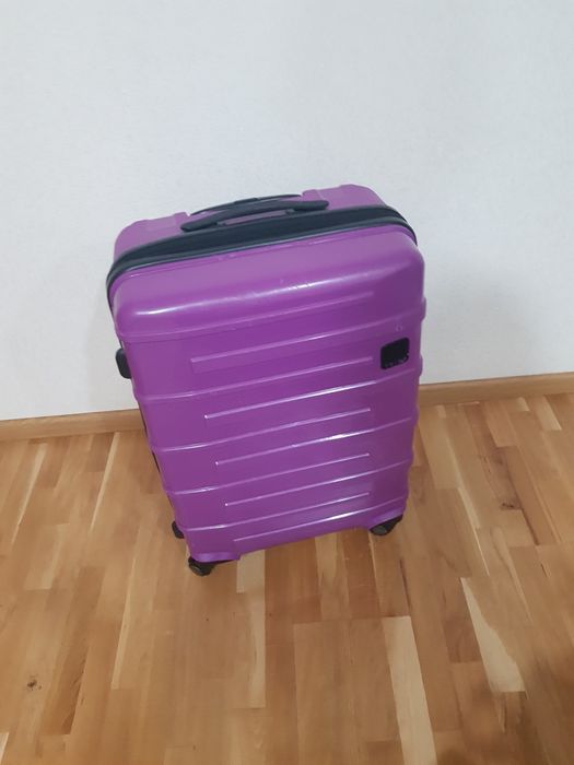 Валіза чемодан на 4 колесах 60×40×25