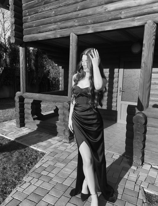 Продам вечірню сукню.