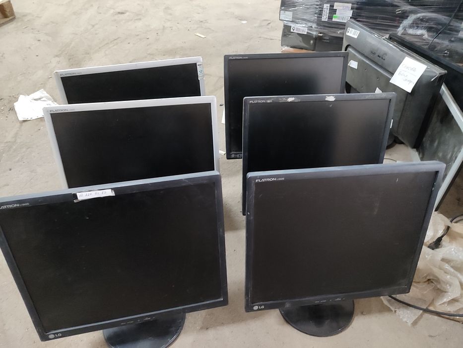 монітори плоскі Samsung LG